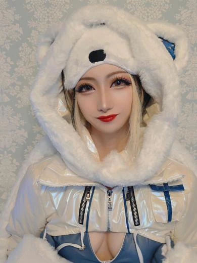 美女のカタチの鷹宮ゆい