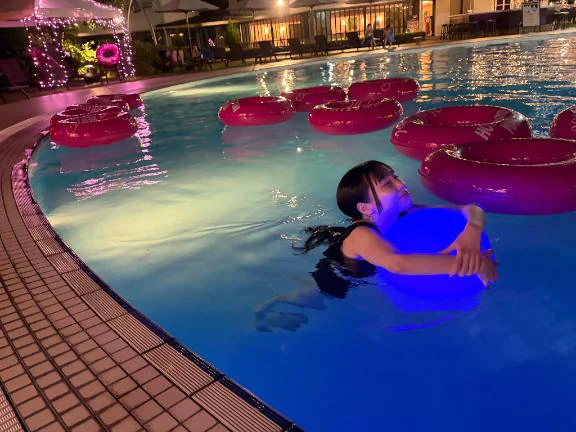 【⑫】ナイトプール行ってきた👙🌙