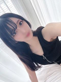 つきな