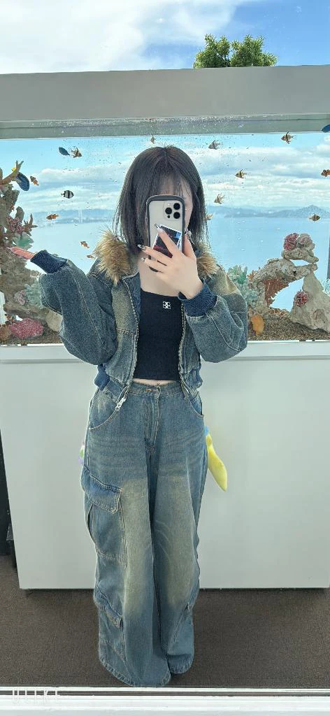 *⋆✈