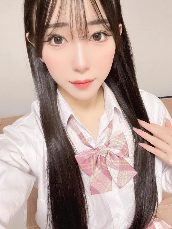 ２３：００