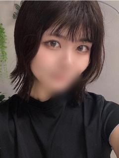 瑚々菜さゆり