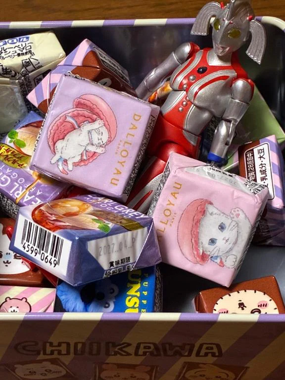 チロルチョコ缶inウルトラの母