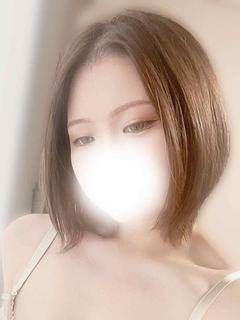 新人ナルミ