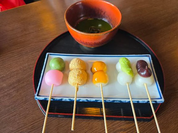 本日13-17時で出勤です✨