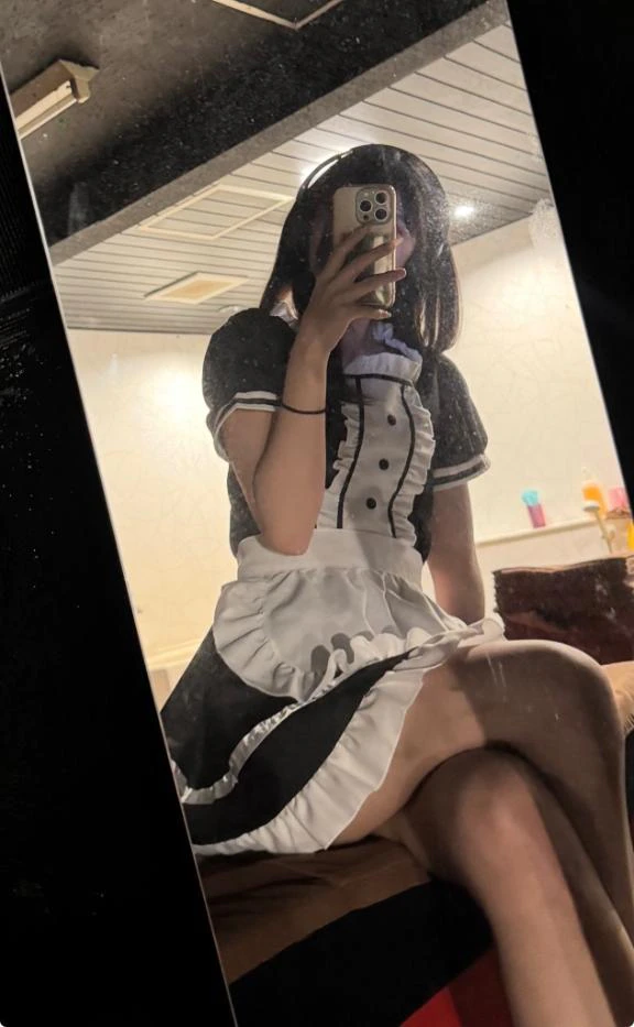 🧏🏻‍♀️💕