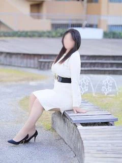 美鈴ありさ