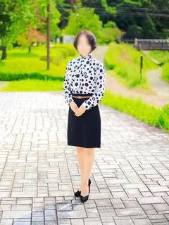 栗栖るみ
