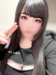 【しいな】黒髪清楚巨乳☆