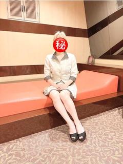 あお【パイパン】