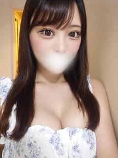 新人みれい