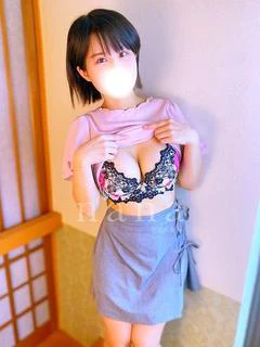 あけみ『小柄でG・G乳の淫乱妻』