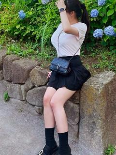 なえ『クビレある爆乳...