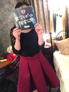 めい【淫乱タイプの奥様です】