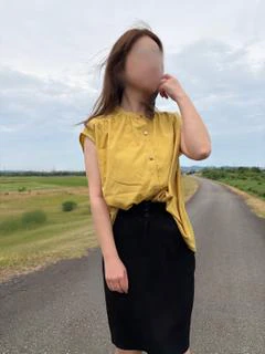 新人あやの