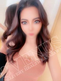 まりな【F乳の爆乳綺麗系】