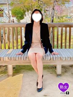 倉内エリカさん【異国の美人熟女】