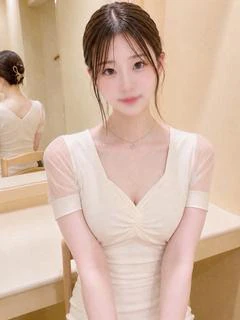 足立 りか