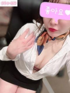 ユイ秘書