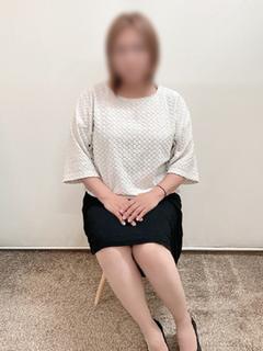 てる