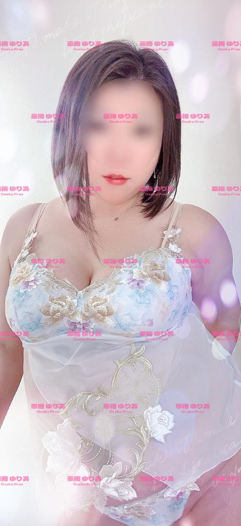 華椿ゆりあ☆痴女・デリ・3P の 💋雨、大丈夫？💋