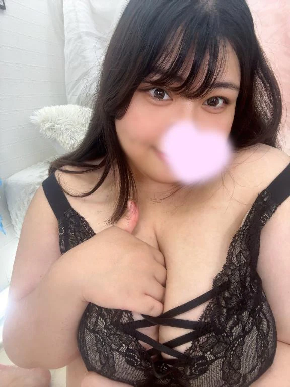 もぐもぐ( "´༥`" )