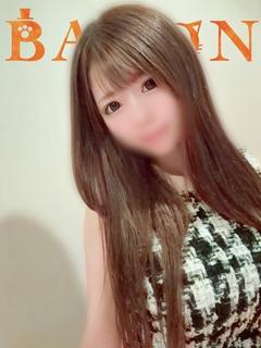 りず【エロカワ巨乳美女】