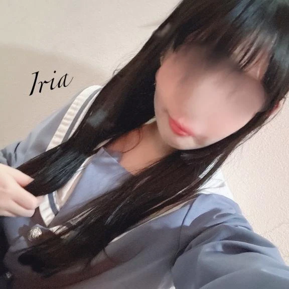 明日は13時から🤍
