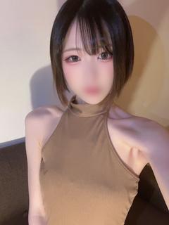 【なづ】美脚が目を引く初登校生徒