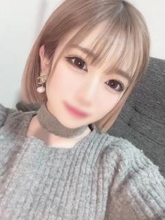 綾乃ひなみ