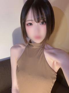 【なづ】美脚が目を引...