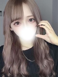 れん【I乳ボデイの童顔美女】