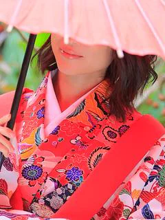 友利 なな