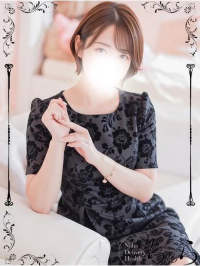 エミコ 美巨乳な奥様