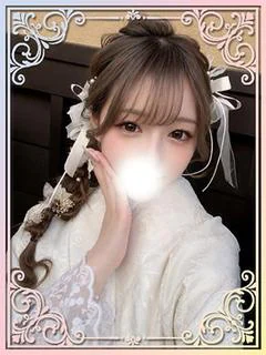 いちご【純白美肌の童顔美少女】