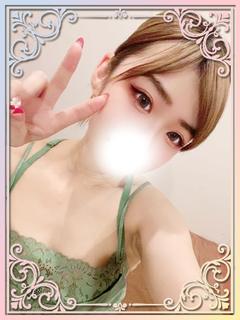 いおり【童顔美巨乳美女】