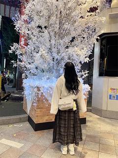 ゆらん【色白清楚ロリ美女】