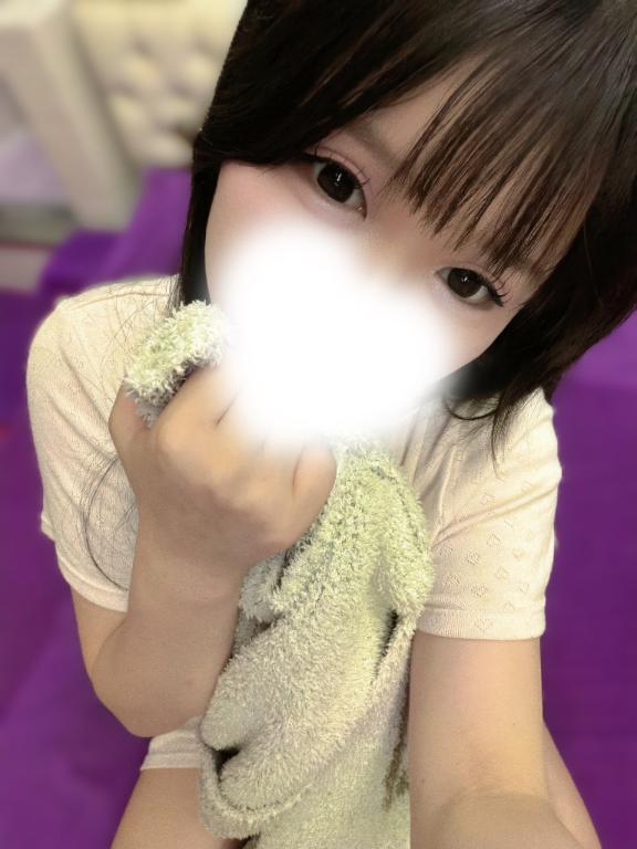 しずく 卒業したばかりの18歳♡ の まだ♡
