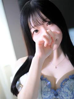 まゆ 清楚系幼妻