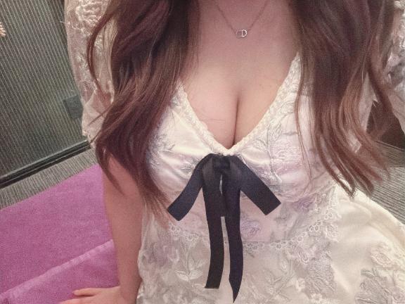 かおり　小柄で清楚な魅惑美女 の 初出勤💓