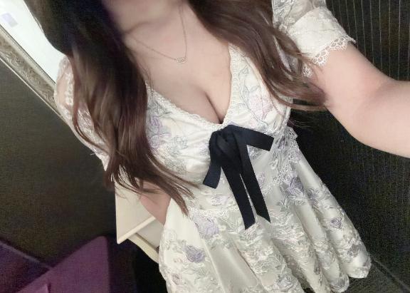かおり　小柄で清楚な魅惑美女 の 本日🧡