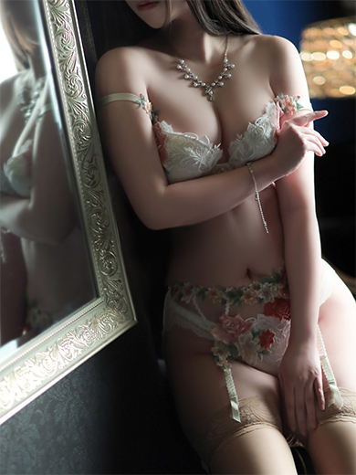 さとみ 清楚かつ抜群の透明感 のプロフィール写真