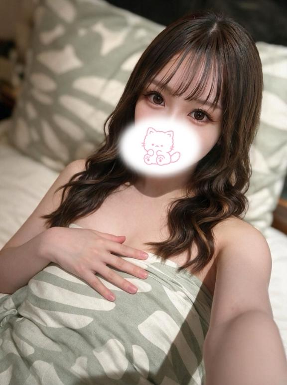えみり の タオルが落ちても隠しません♡