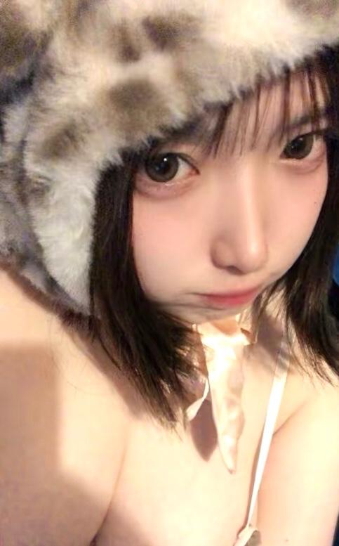 フワ～エロすぎ色白巨乳～ の どあっぷ🤣