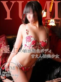 ユミ～別格色白スレン