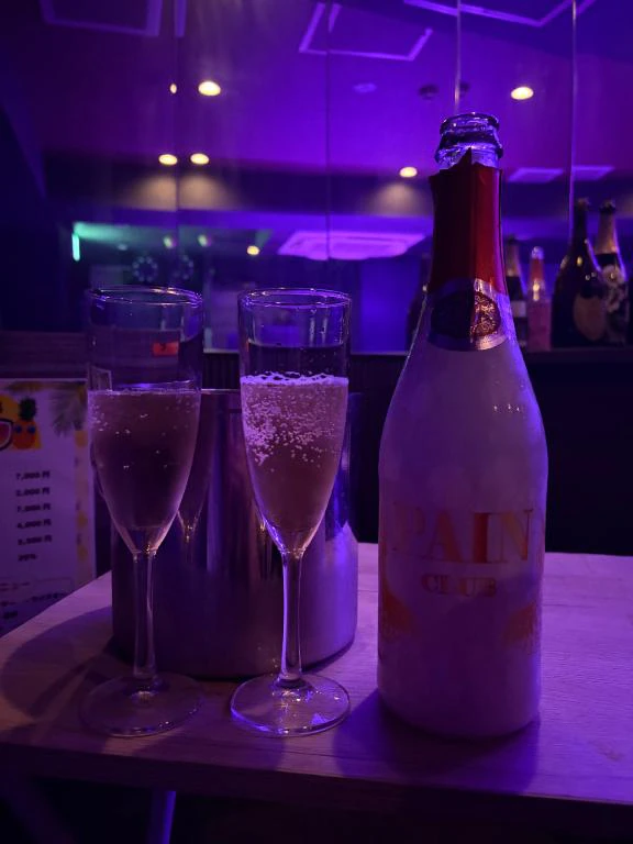 🥂