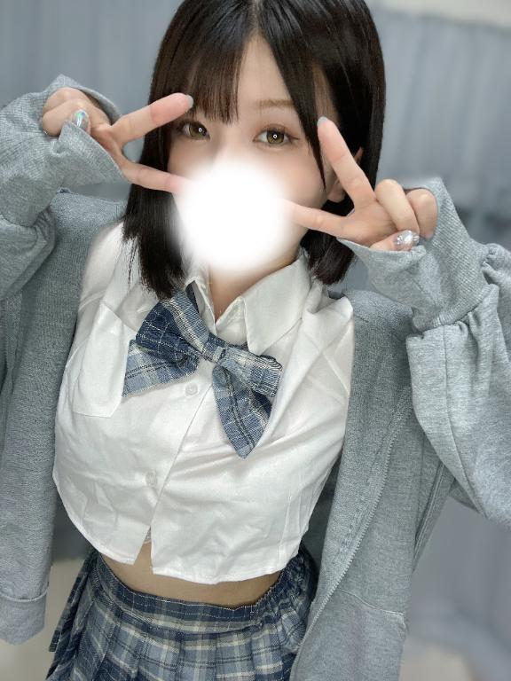 真白ふゆ の 8/30 12:00〜の本指名のお兄さまへ💌