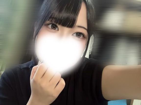 ふゆ　18歳 の 🎀出勤🎀
