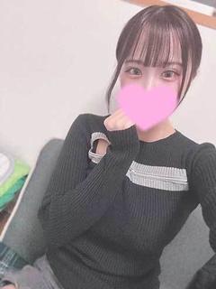 さゆ【幸せもたらす白い羽根】