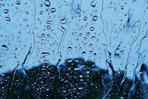吉川　愛 の 梅雨ですねー